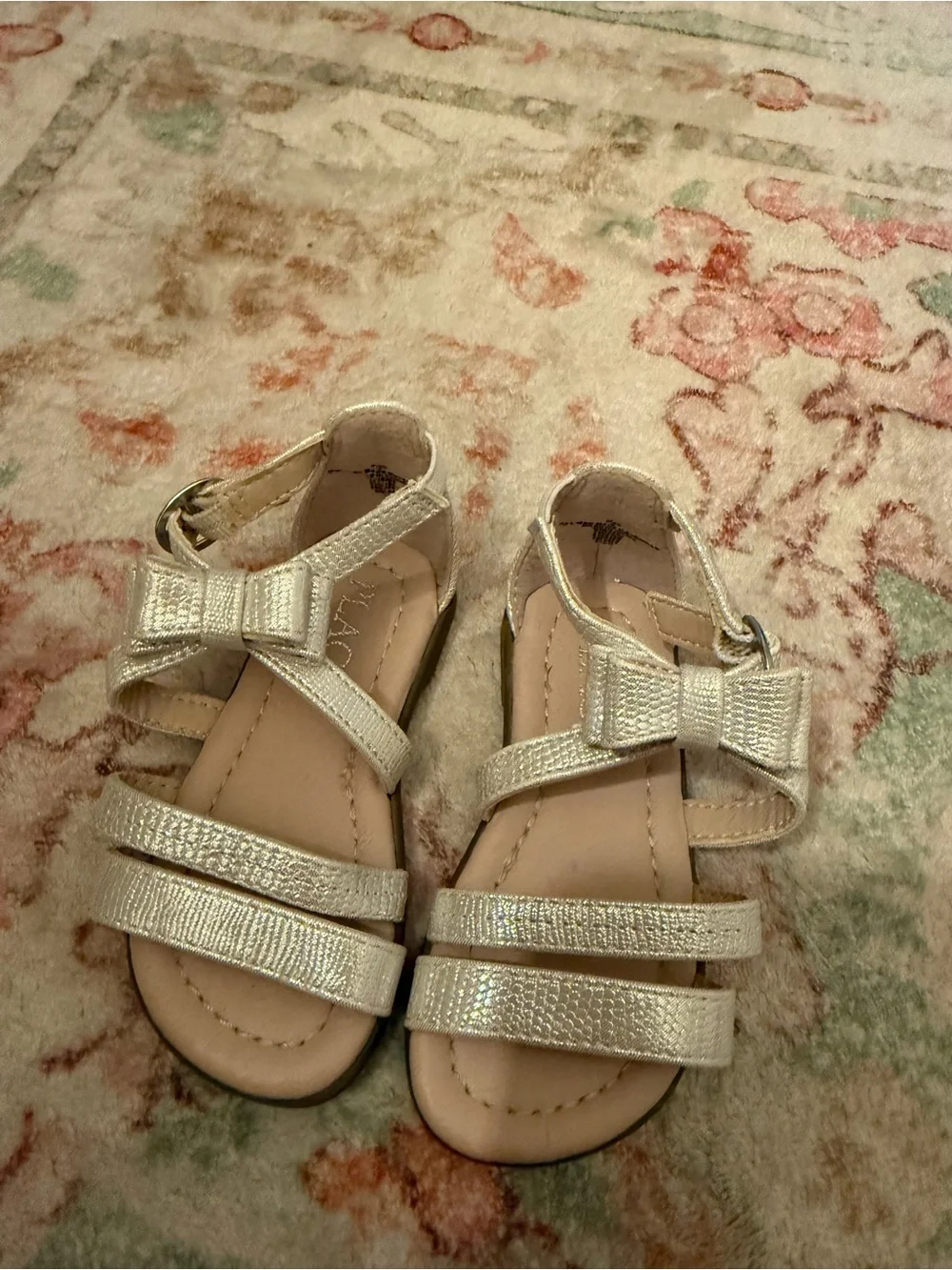 The Children's Place Girls Metallic Bow Sandals - Cream